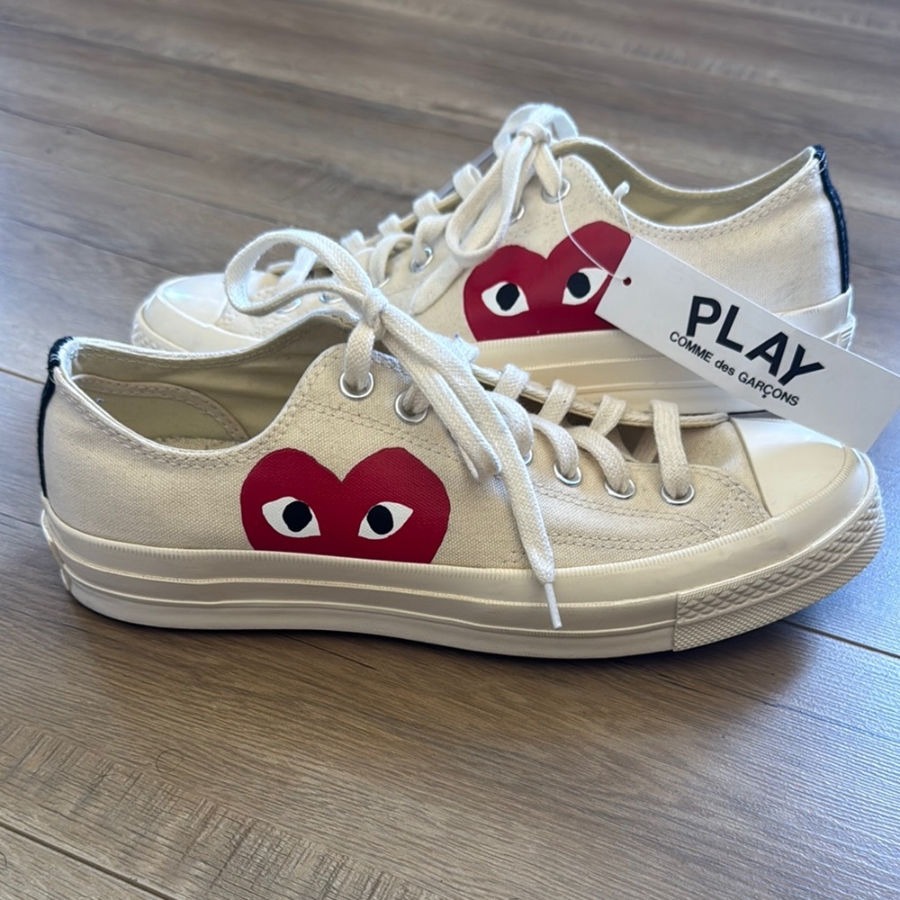 Comme des Garçons CDG PLAY White Sneakers with Red Heart